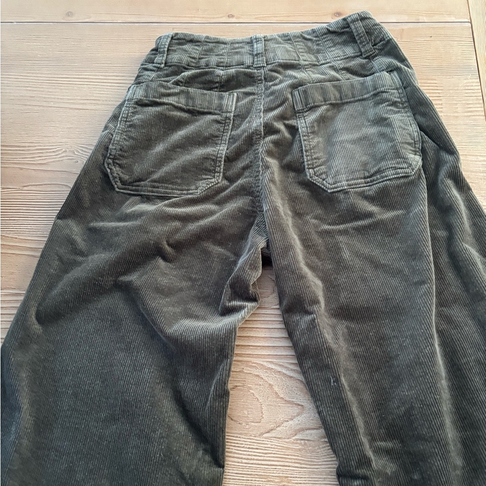 Anthropologie Maeve olive green corduroy Colette pants Size 26. Good condition